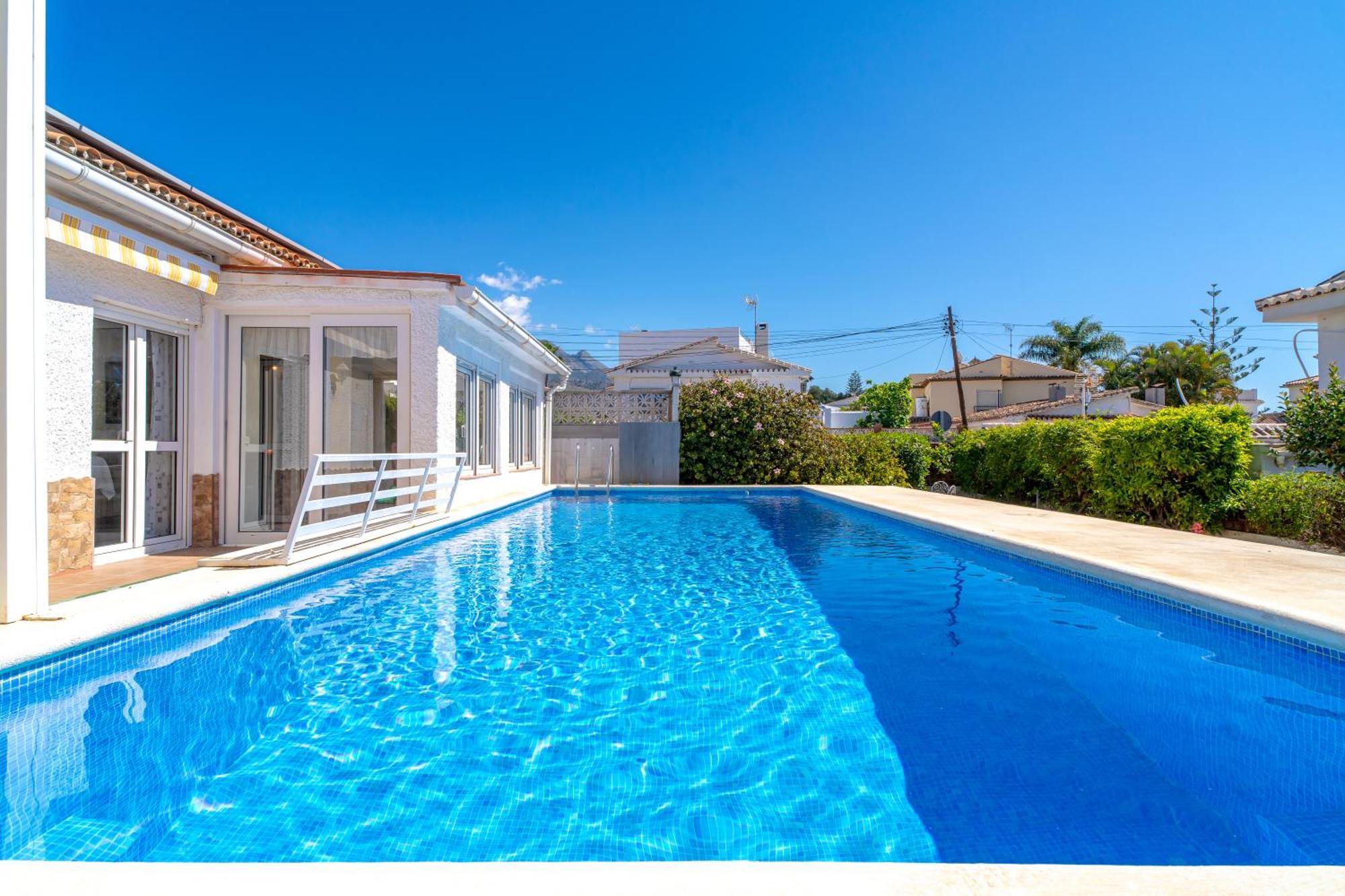 Villa Sevilla Casasol Нерха Экстерьер фото