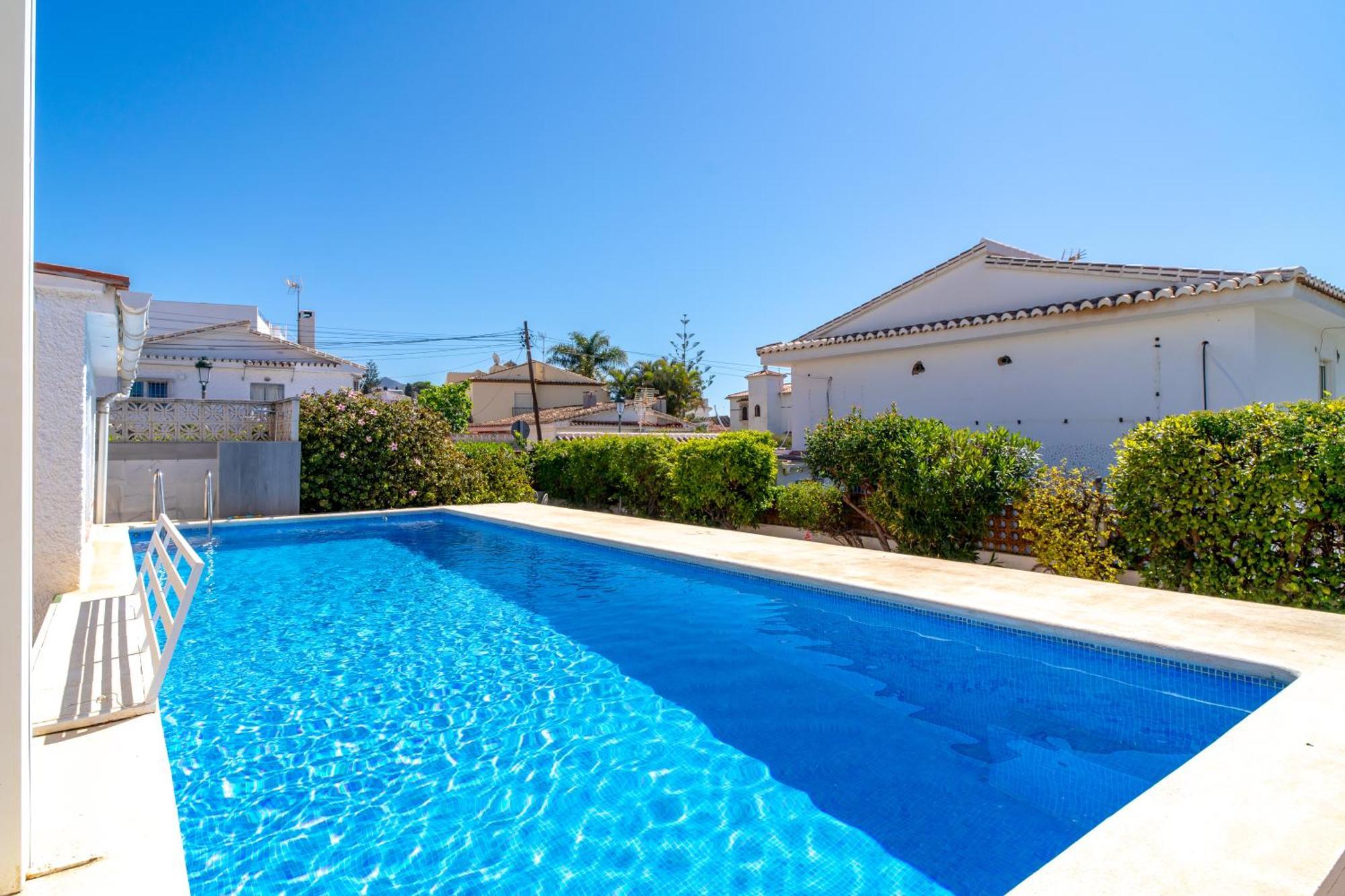 Villa Sevilla Casasol Нерха Экстерьер фото