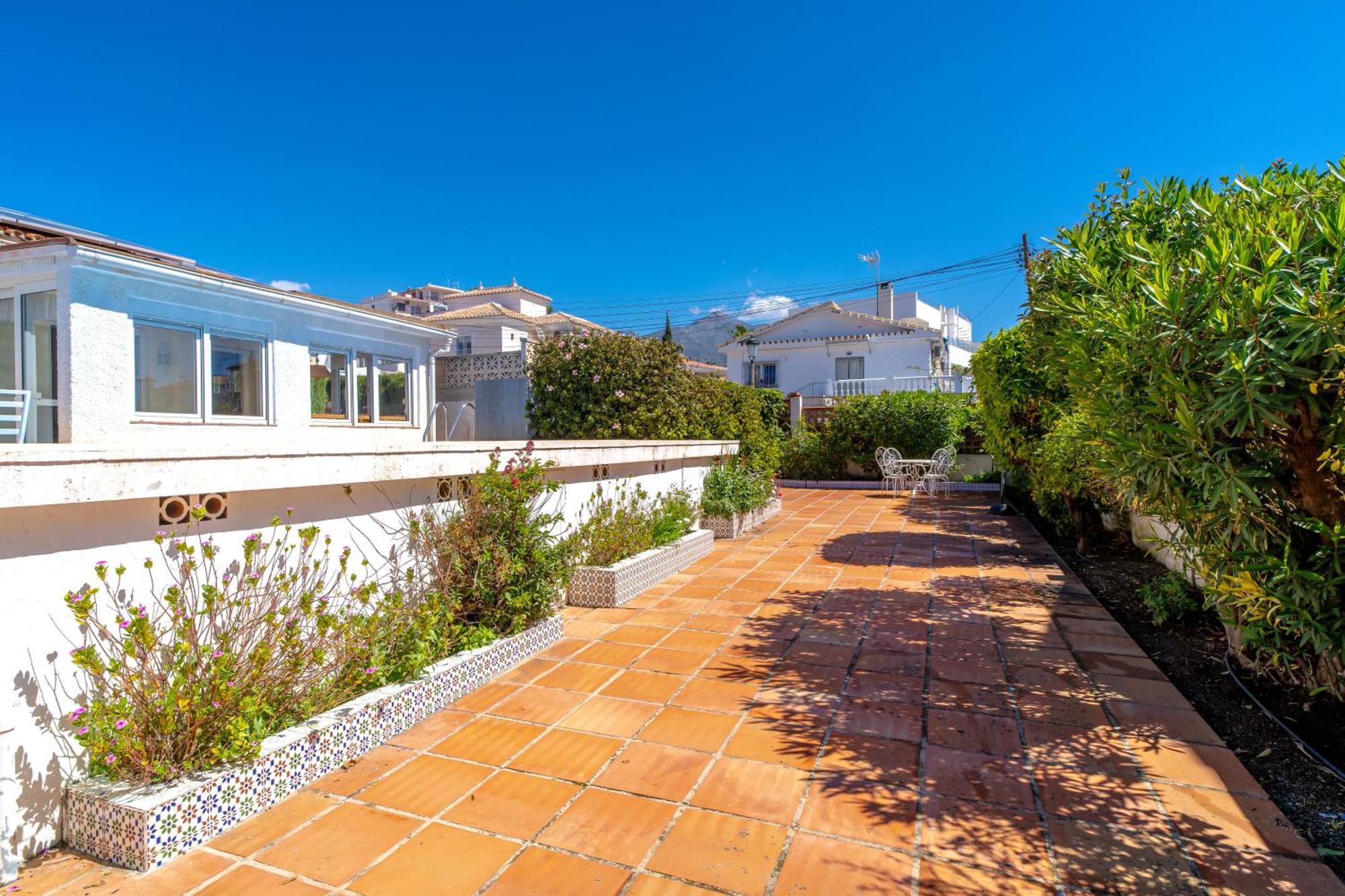 Villa Sevilla Casasol Нерха Экстерьер фото