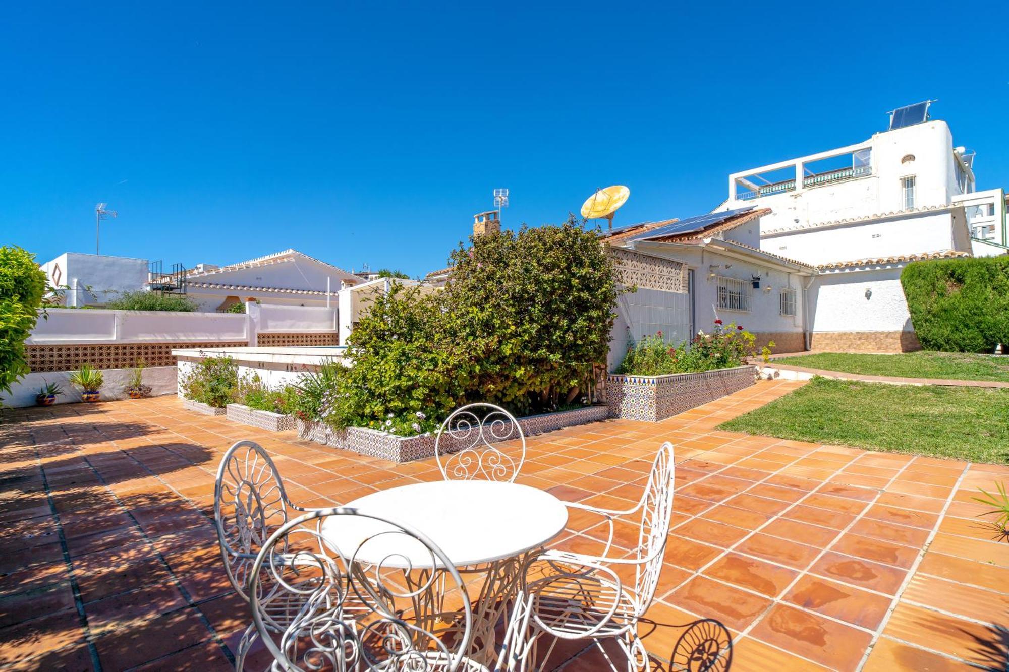 Villa Sevilla Casasol Нерха Экстерьер фото