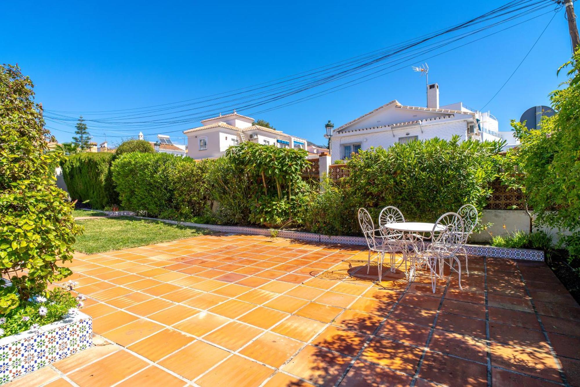 Villa Sevilla Casasol Нерха Экстерьер фото